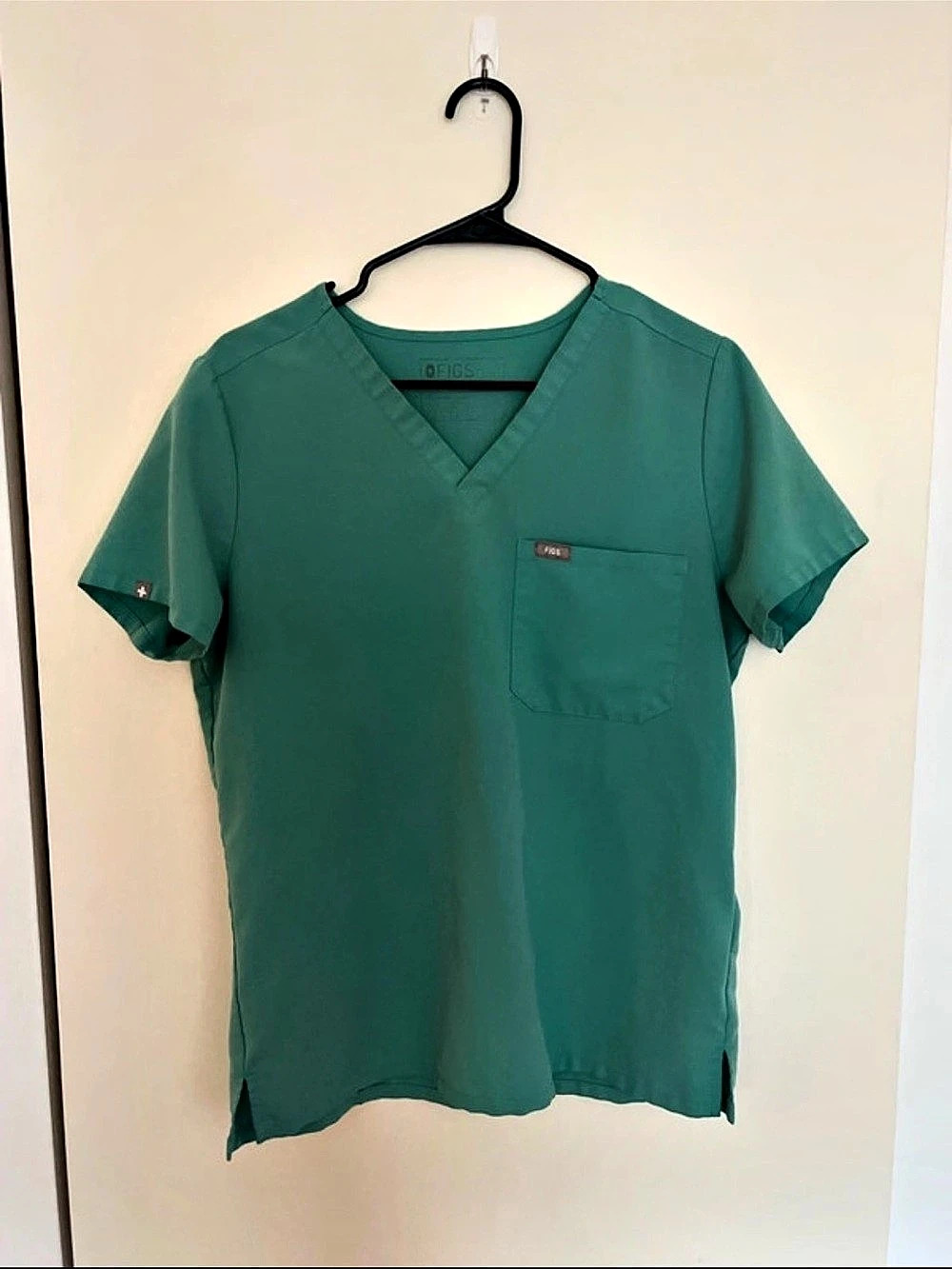 FIGS Catarina One-Pocket Scrub Top Green Small